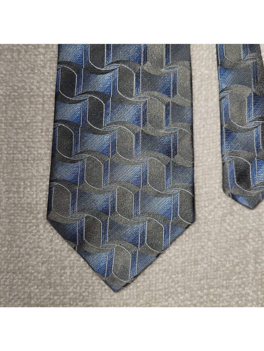 David Taylor Collection Men’s Neck Tie Silk Blue & Grey Abstract Design 3.5in